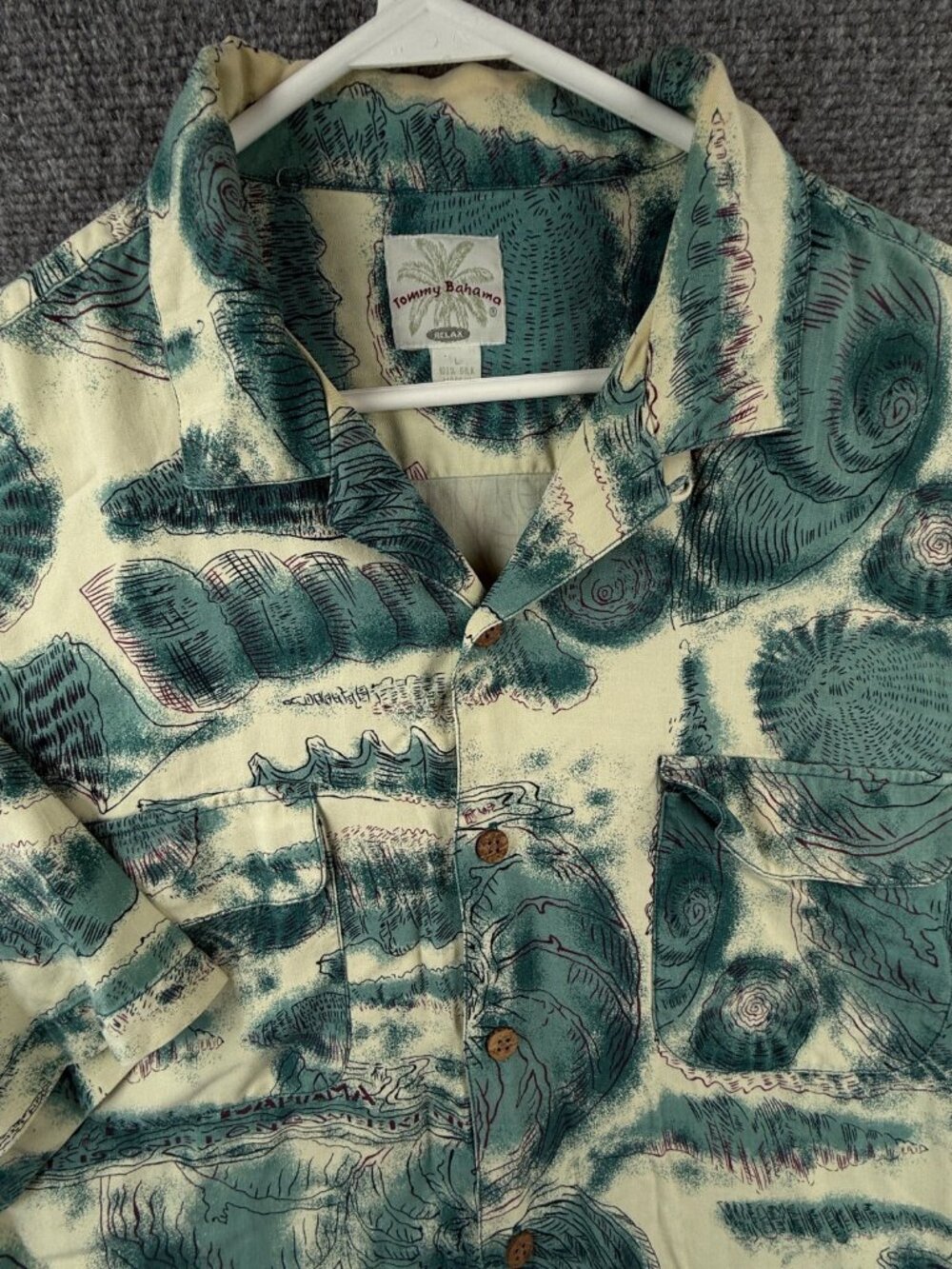 Tommy Bahama Relax Large Silk Shell Pattern Short Sleeve Button Up Ivory Blue